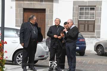 Visita del nuncio del Papa a la Basílica de Telde/Francisco Javier Santana y Antonio Alí.